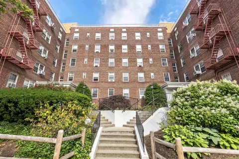 8400 Blvd E #5A, North Bergen, NJ 07047