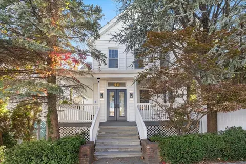 46 Garden Pl, Edgewater, NJ 07020
