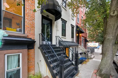 152 6th St #4, Hoboken, NJ 07030