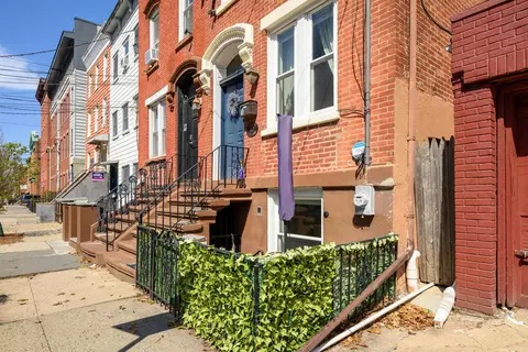 262 6th St, Jersey City, NJ 07302