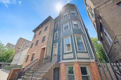 203 3rd St #4, Jersey City, NJ 07302
