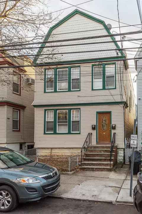231 Grant Ave, Jersey City, NJ 07305