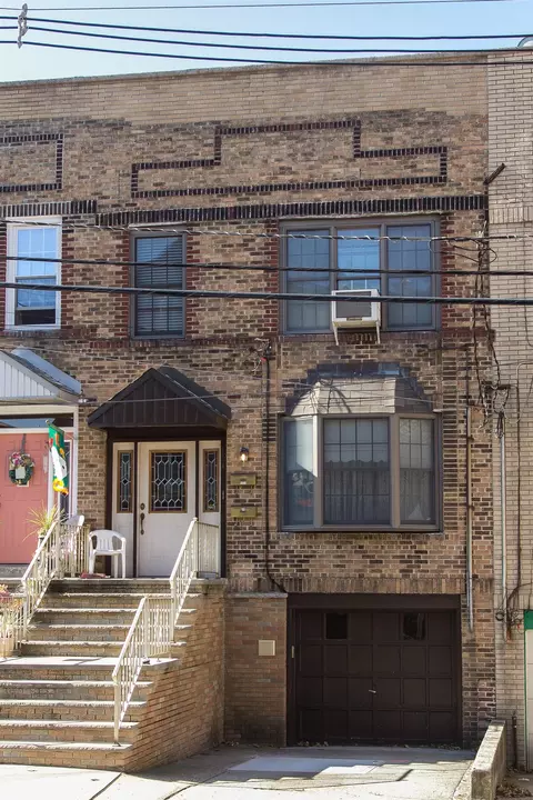 154 W 29th St, Bayonne, NJ 07002