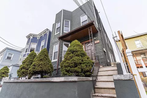 620 37th St, Union City, NJ 07087