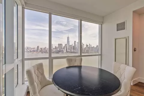 77 Hudson St #4204, Jersey City, NJ 07302