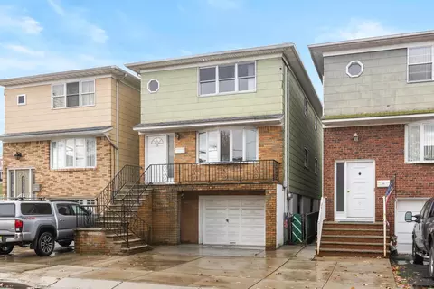 133 Sussex St, Harrison, NJ 07029
