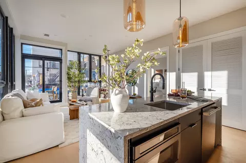 10 South St #201, Jersey City, NJ 07307