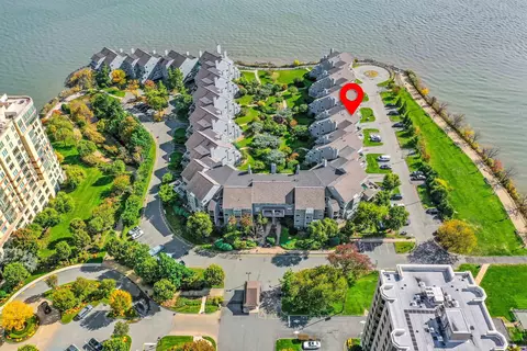 14 Riverview Cir # A, North Bergen, NJ 07047