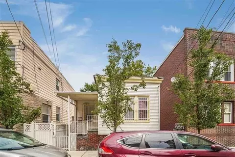 110 42nd St, Union City, NJ 07087