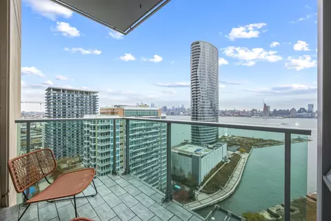 1 Shore Ln #2207, Jersey City, NJ 07310