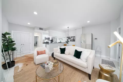 96 Tidewater St #1G, Jersey City, NJ 07302