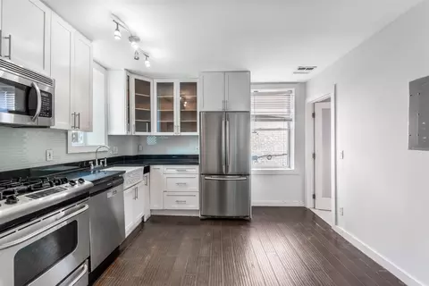 100 Park Ave #4, Hoboken, NJ 07030