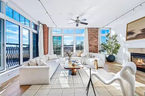 174 Washington St #2L, Jersey City, NJ 07302