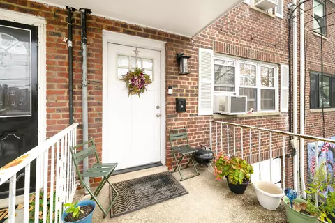 64 College St, Jersey City, NJ 07305