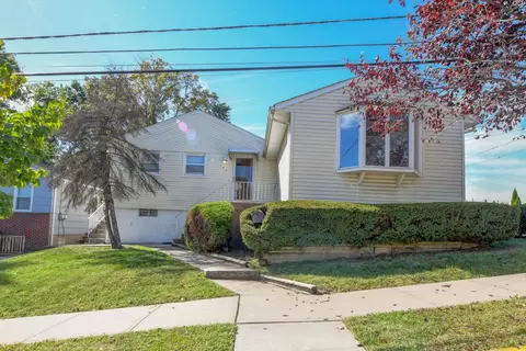 149 Charles St, Secaucus, NJ 07094 photo 2