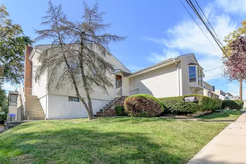 149 Charles St, Secaucus, NJ 07094