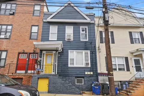 137 De Kalb Ave # A, Jersey City, NJ 07306