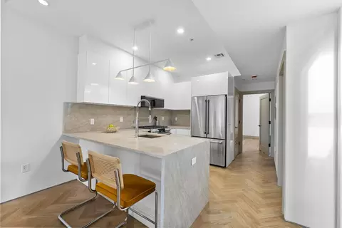 392 1st St #2, Jersey City, NJ 07302