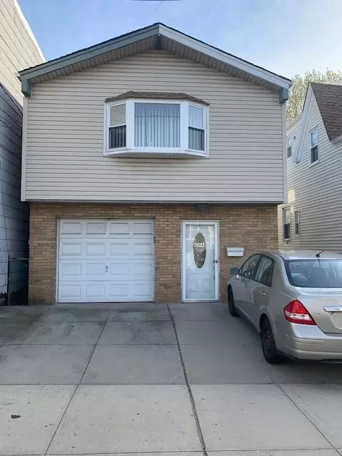 419 3rd St, Union City, NJ 07087