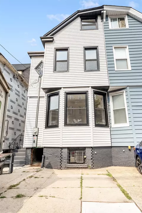 171 Summit Ave, Jersey City, NJ 07304