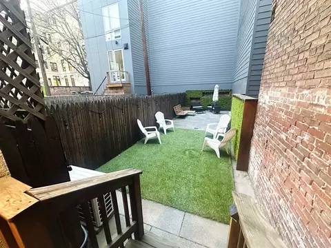 422 Bloomfield St #1R, Hoboken, NJ 07030