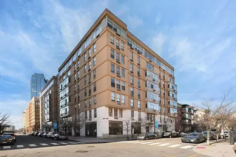 10 Regent St #608, Jersey City, NJ 07302