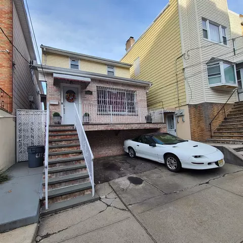 6119 Highland Pl, West New York, NJ 07093