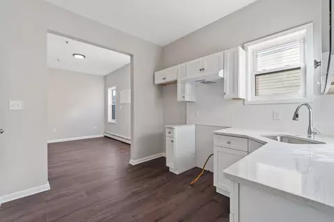 162 Clerk St #4, Jersey City, NJ 07305