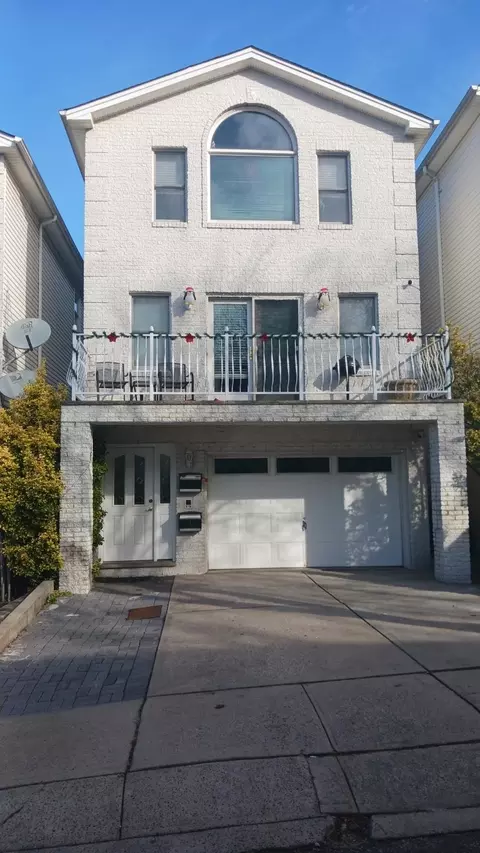 318 Linden Ave, Jersey City, NJ 07305