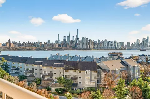 8100 River Rd #801, North Bergen, NJ 07047