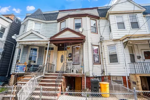 30 Bartholdi Ave, Jersey City, NJ 07305
