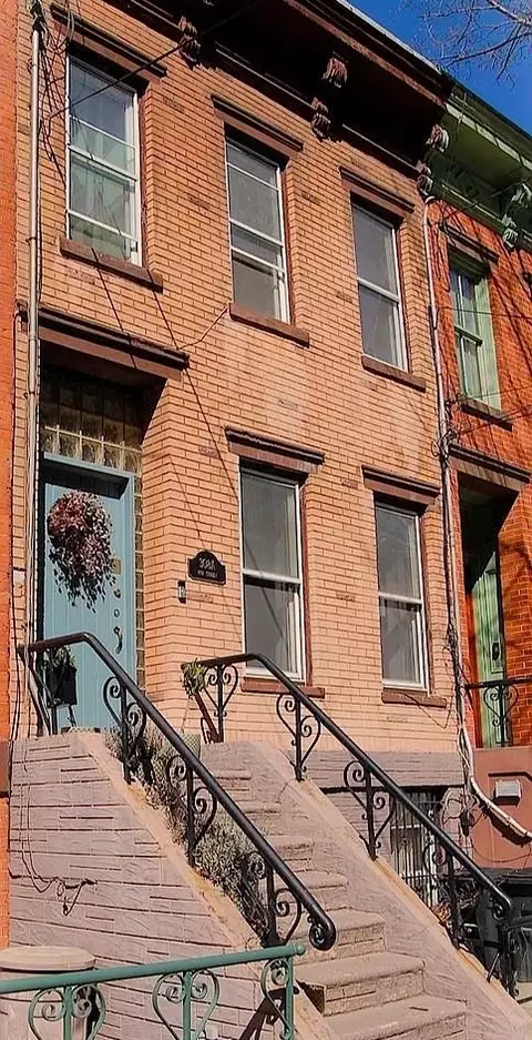 308 5 8th St, Jersey City, NJ 07302