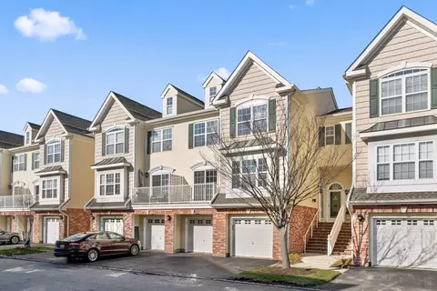 11 Bayside Dr #11, Bayonne, NJ 07002