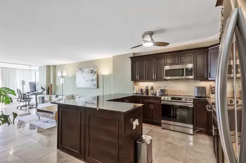 380 Mountain Rd #1015, Union City, NJ 07087