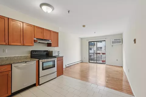 114 Willow Ave #E, Hoboken, NJ 07030