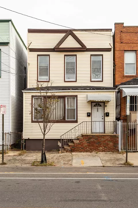94 Mallory Ave, Jersey City, NJ 07304