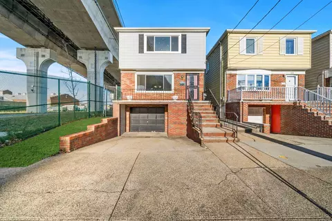 185 W 3rd St, Bayonne, NJ 07002