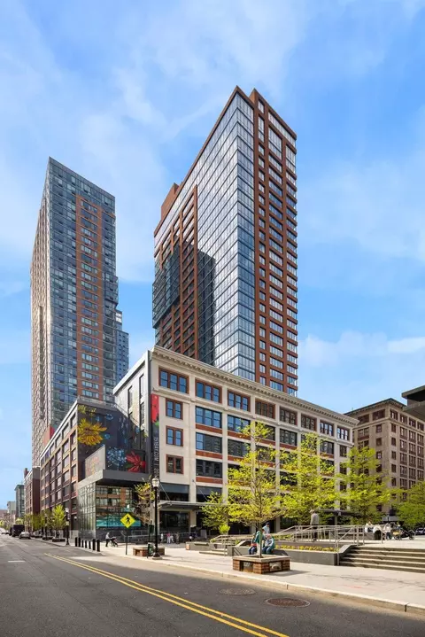 155 Bay St #808, Jersey City, NJ 07302