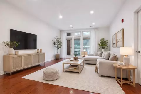 7400 River Rd #317, North Bergen, NJ 07047