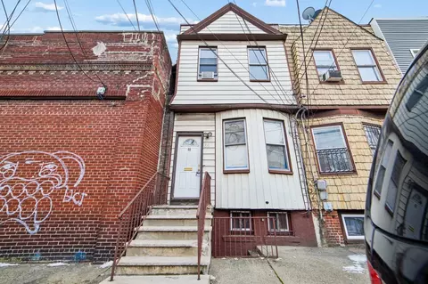 68 Seidler St, Jersey City, NJ 07304