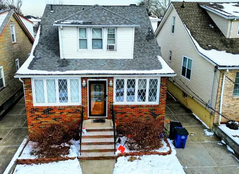 10 Raydol Ave, Secaucus, NJ 07094