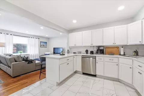 301 1st St #2, Hoboken, NJ 07030