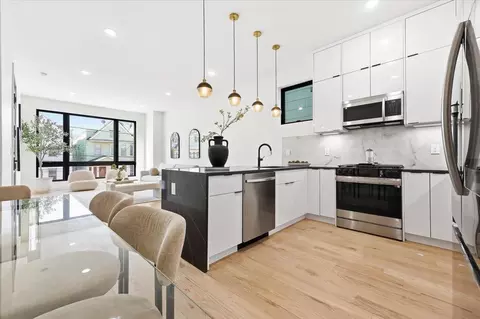 16 Dwight St #1, Jersey City, NJ 07305