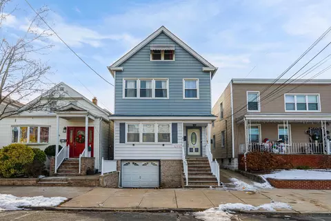 102 W 43rd St, Bayonne, NJ 07002