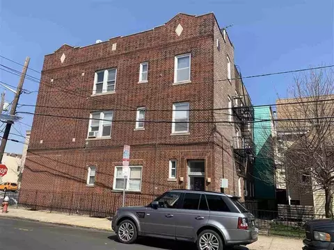 42 Hutton St #4, Jersey City, NJ 07307