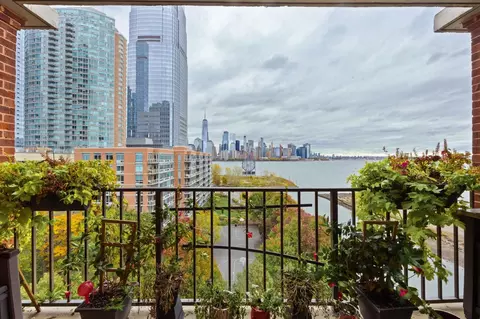 1 Greene St #704, Jersey City, NJ 07302