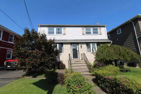 1133 Stonewall Ln, Secaucus, NJ 07094