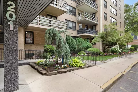 201 St Pauls Ave #1C, Jersey City, NJ 07306