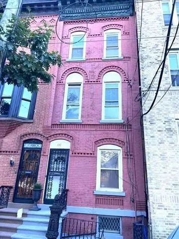 137 Palisade Ave, Jersey City, NJ 07306