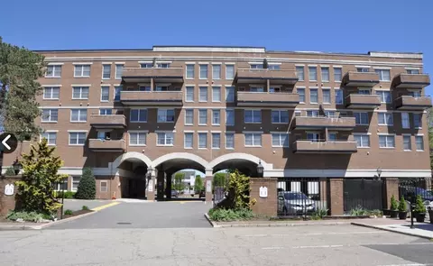 12 Iron Forge Sq, Pompton Lakes, NJ 07442